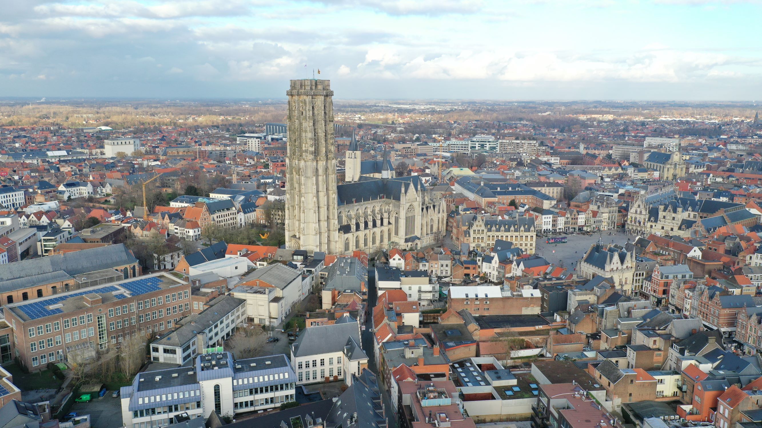 The tower of St. Rombouts Cathedral houses one of the greatest carillons in the world © Stad Mechelen